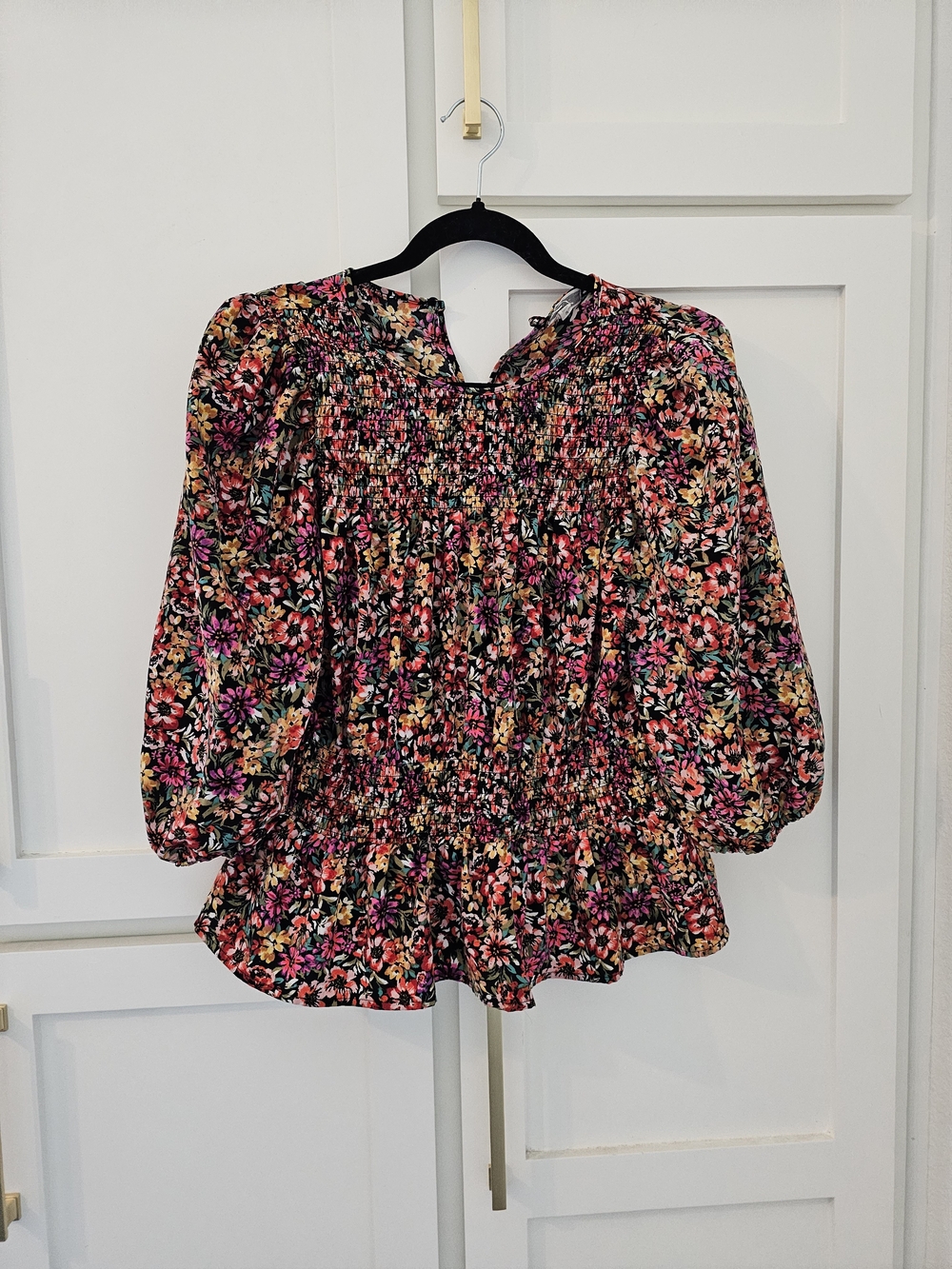 Pleione Black Multicolor Floral Smocked Puff-Sleeve Blouse